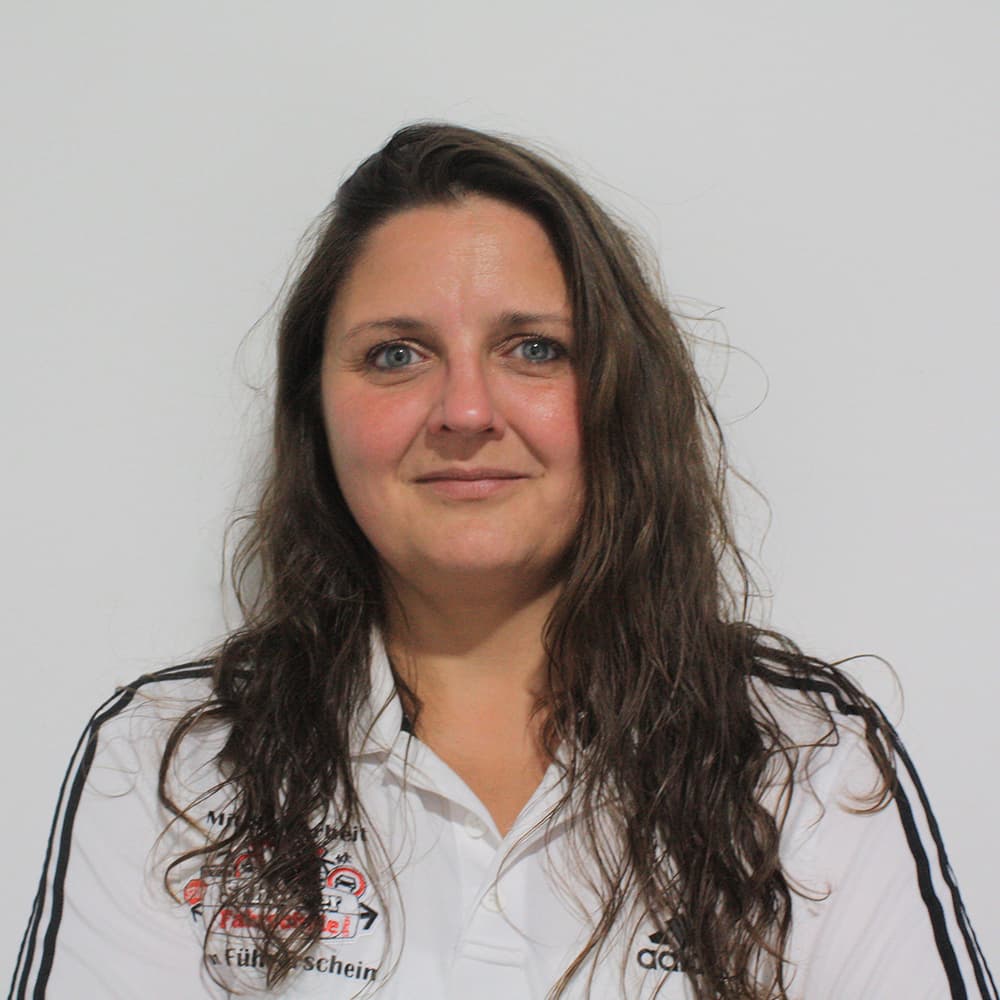 Yvonne, Fahrlehrerin bei der Schanzer Fahrschule